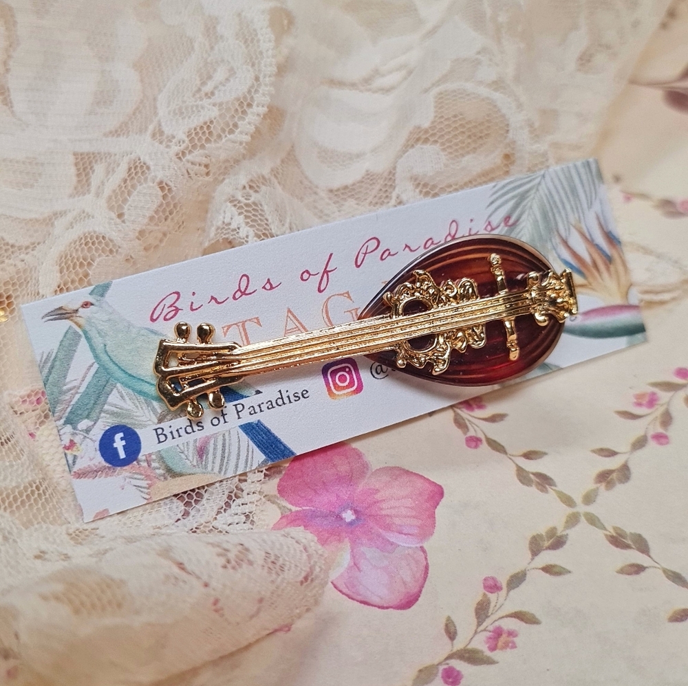 Vintage Avon Amber Mandolin Pin